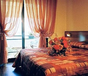 Minibar, in-room safe, cribs/infant beds, free WiFi