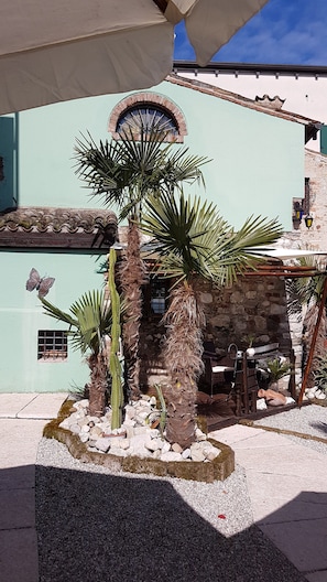 Suite | Minibar, in-room safe, cribs/infant beds, free WiFi