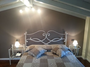 Suite | Minibar, in-room safe, cribs/infant beds, free WiFi