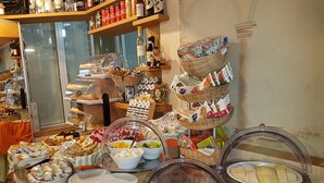 Desayuno bufé gratuito