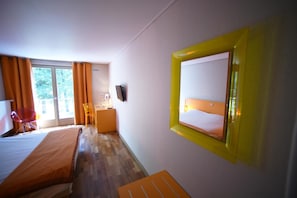 In-room safe, desk, soundproofing, free cots/infant beds