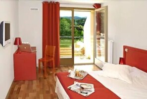 In-room safe, desk, soundproofing, free cots/infant beds