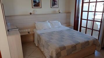 Ropa de cama de alta calidad y minibar