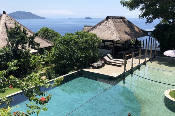 Outdoor pool, sun loungers