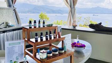 Aromaterapia, masajes con piedras calientes, envolturas corporales