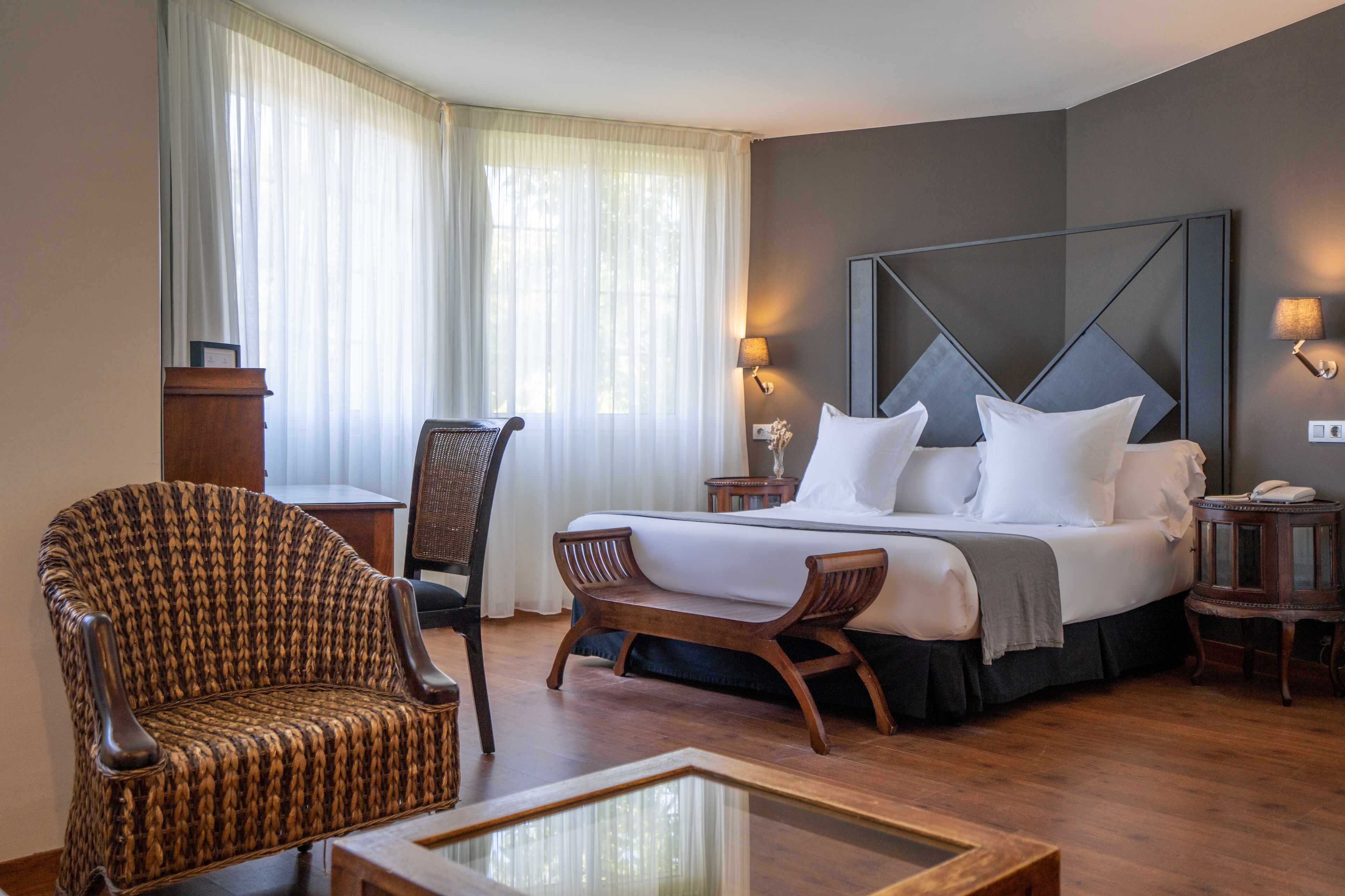 Junior Suite Deluxe | Minibar, free WiFi, bed sheets
