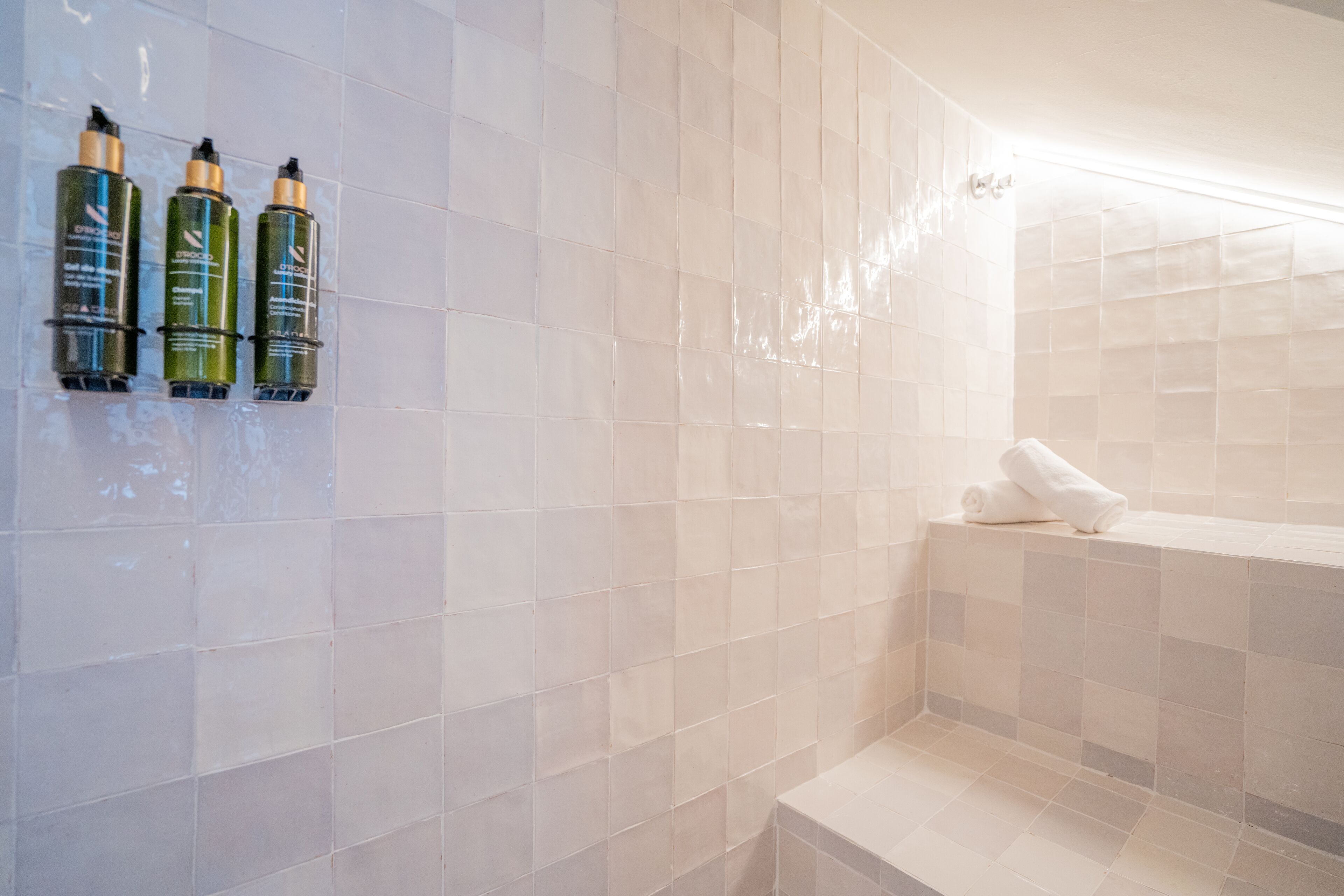 junior suite premium | bathroom | bathtub, hair dryer, towels