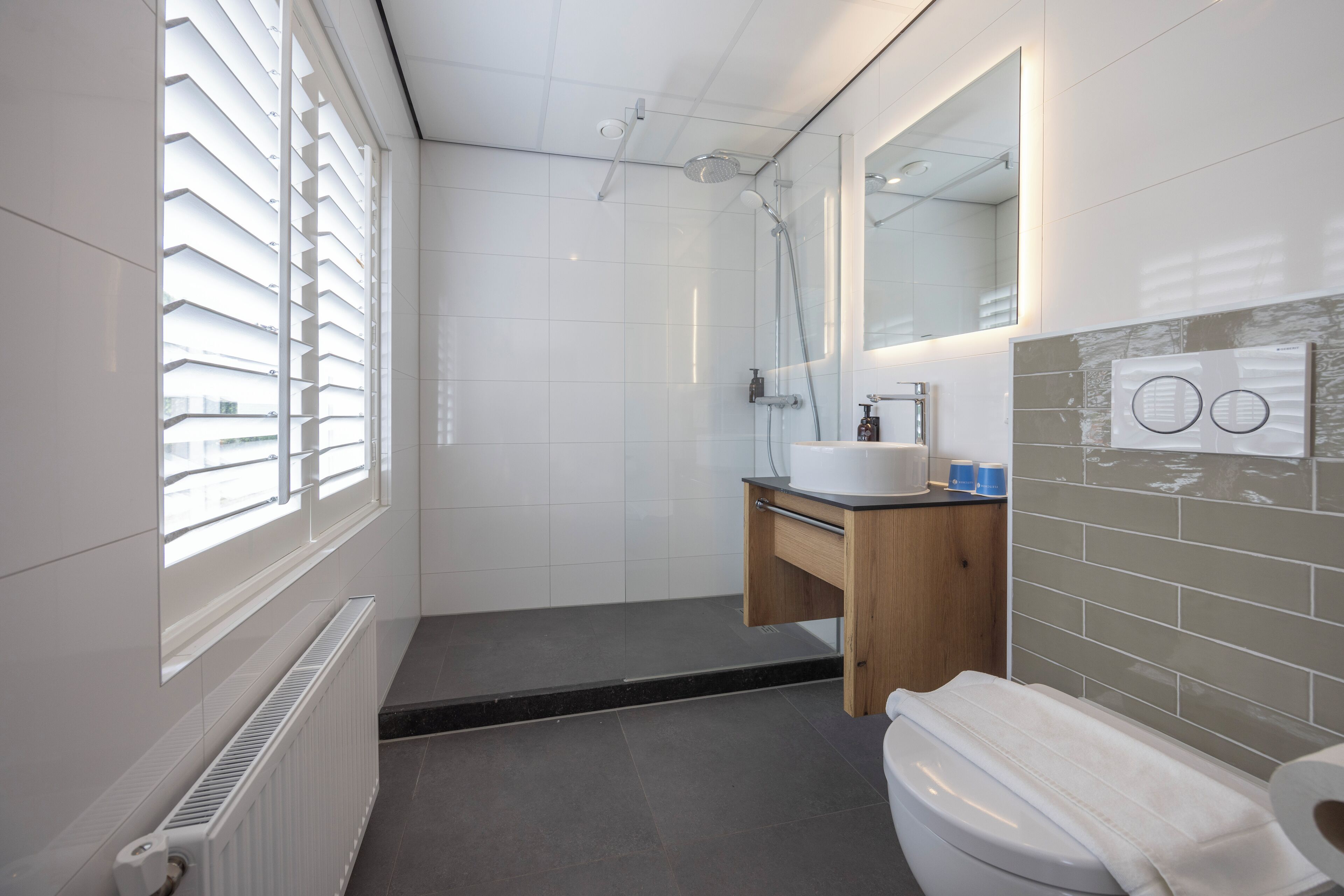 Standard Double Room | Bathroom | Shower, eco-friendly toiletries, hair dryer, towels