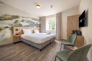 Comfort Room (Plus) | In-room safe, desk, iron/ironing board, free WiFi - Fletcher Hotel Het Witte Huis (Soest)