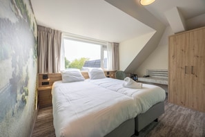 Comfort Room | In-room safe, desk, iron/ironing board, free WiFi - Fletcher Hotel Het Witte Huis (Soest)