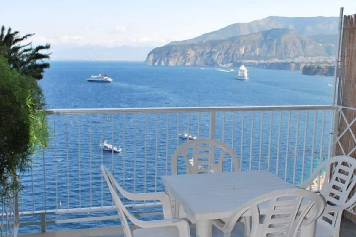 Tweepersoonskamer, 1 tweepersoonsbed of 2 eenpersoonsbedden, uitzicht op zee | Balkon
