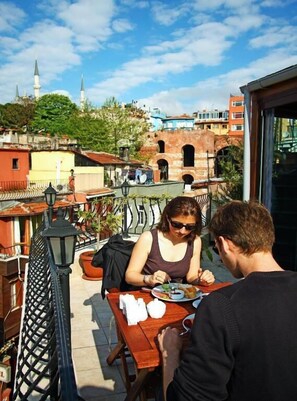 Terrace/patio - Osmanhan Hotel (Istanbul)