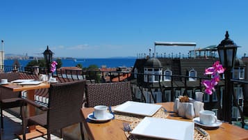 Desayuno buffet incluido todos los días
