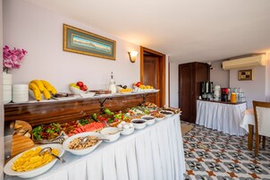 Açık büfe kahvaltı