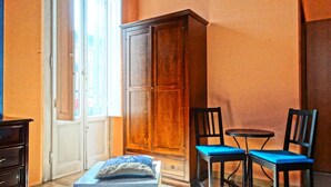 Cots/infant beds, rollaway beds, free WiFi