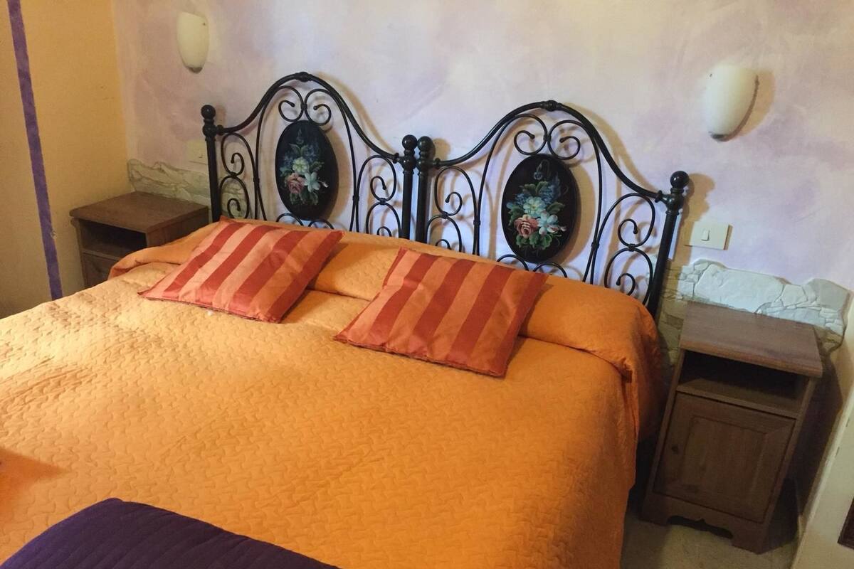 Double or Twin Room, External Private Bathroom | Cots/infant beds, rollaway beds, free WiFi