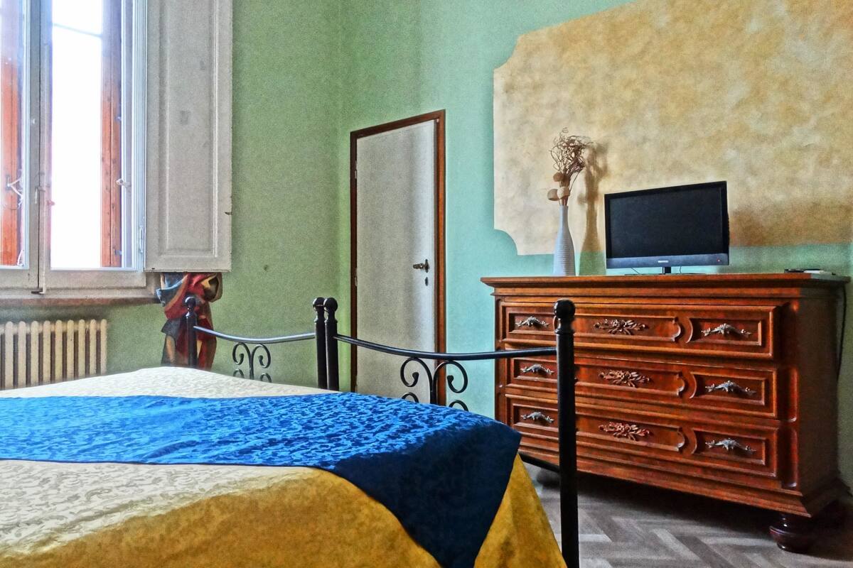 Double Room | Cots/infant beds, rollaway beds, free WiFi