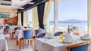 Frühstück, Mittagessen, Abendessen, mediterrane Küche