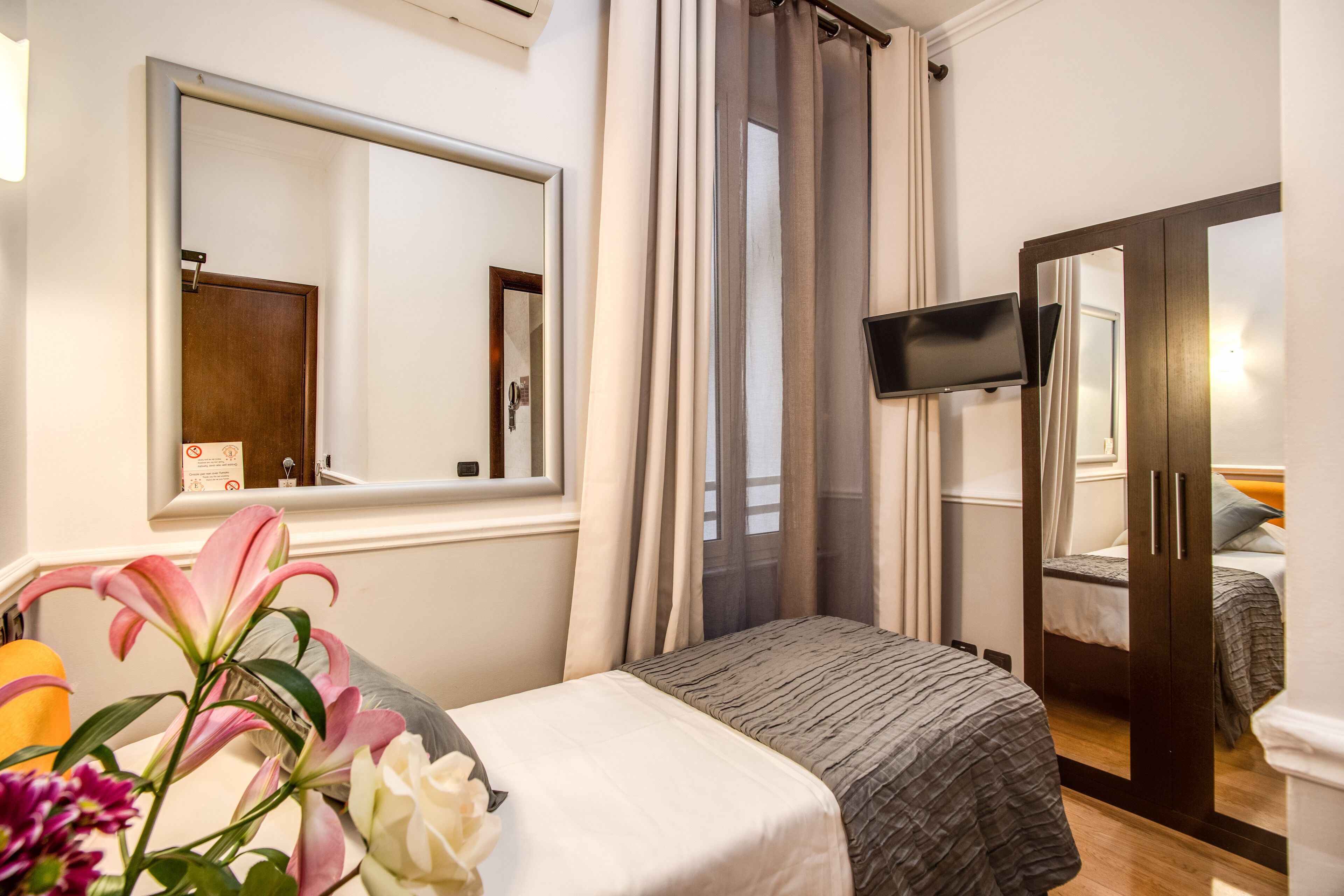 Single Room | Premium bedding, minibar, in-room safe, desk