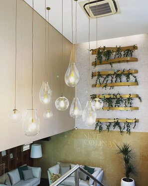 Reception - Hotel Sete Colinas (Lisbon)