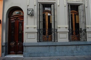 Exterior - Sabatico Travelers Hostel & Guesthouse (Buenos Aires)