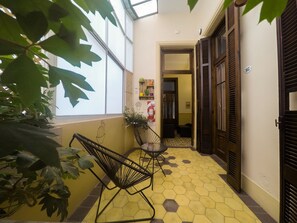 Hallway - Sabatico Travelers Hostel & Guesthouse (Buenos Aires)
