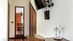 Phòng 3 Superior, hiên | Bộ trải giường bằng vải Frette của Ý, chăn bông 