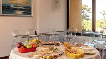 Tägliches inbegriffenes Frühstücksbuffet