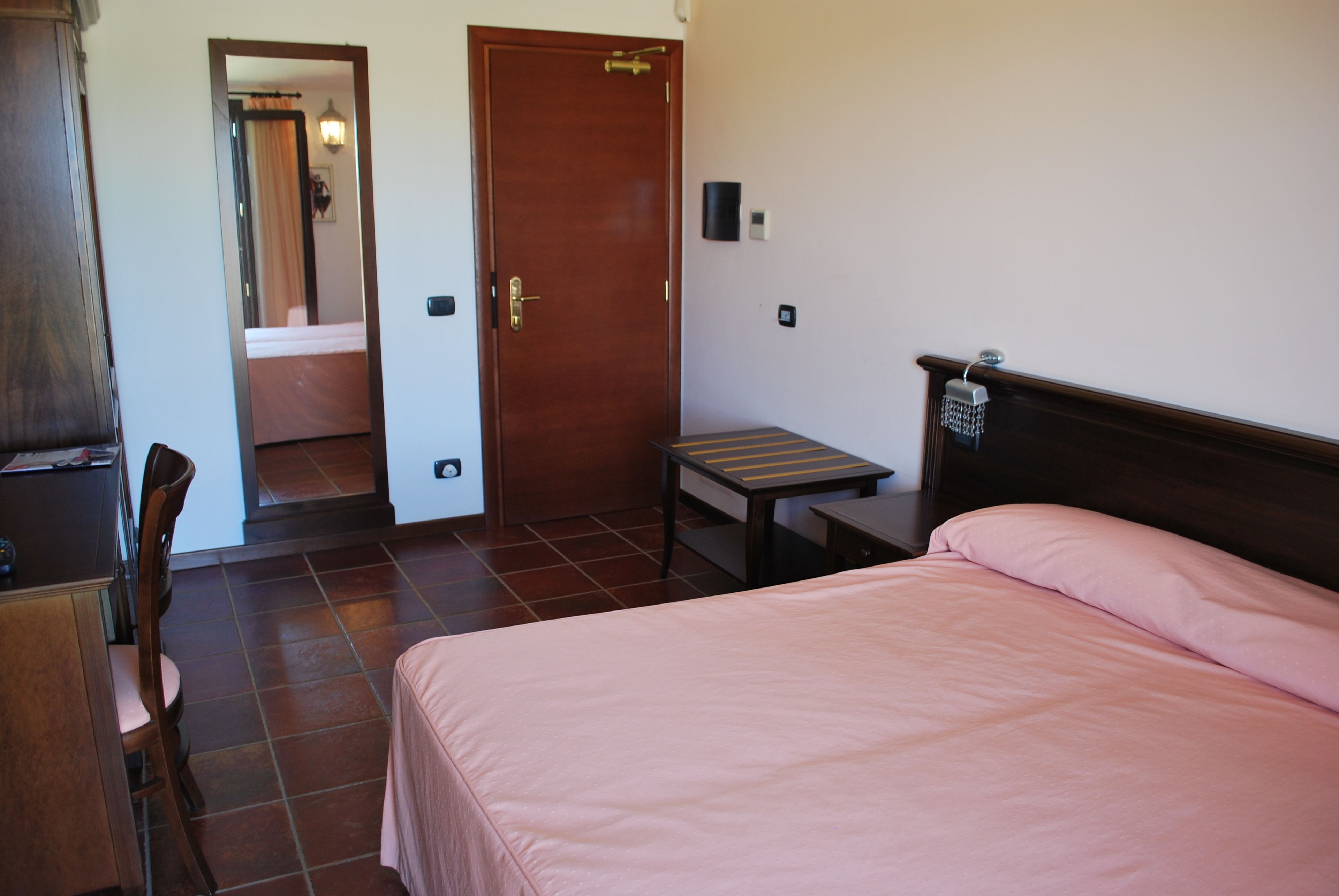 basic double or twin room, 1 double bed | frette italian sheets, down duvets, memory-foam beds, minibar