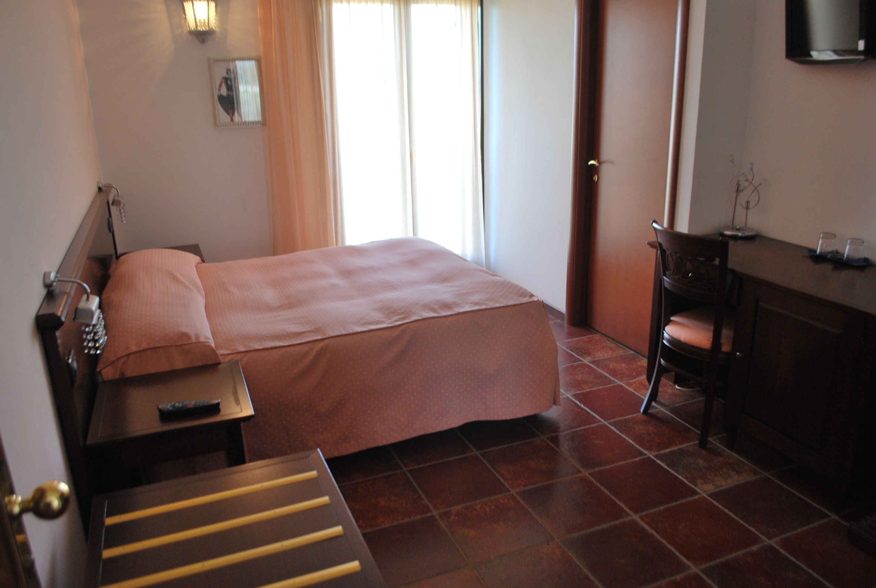 basic double or twin room, 1 double bed | frette italian sheets, down duvets, memory-foam beds, minibar