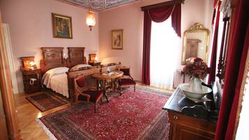 Superior dubbelrum - 1 sovrum - utsikt mot staden | 1 sovrum, Select Comfort-madrasser och minibar