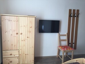 Economy-Einzelzimmer, Balkon | Schallisolierte Zimmer, kostenloses WLAN, Bettwäsche