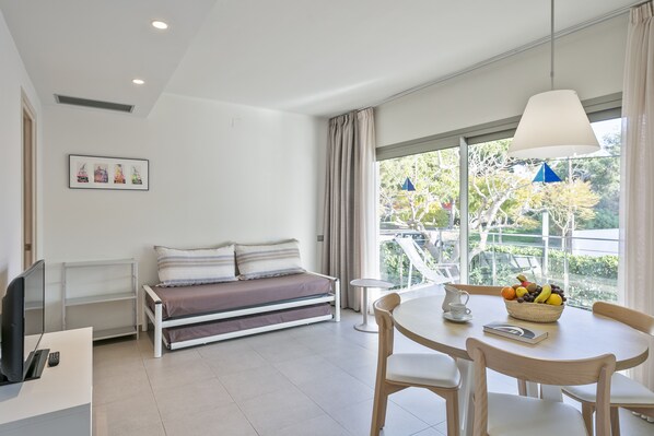 Flat-screen TV - Castellmar Apartments (Castelldefels)