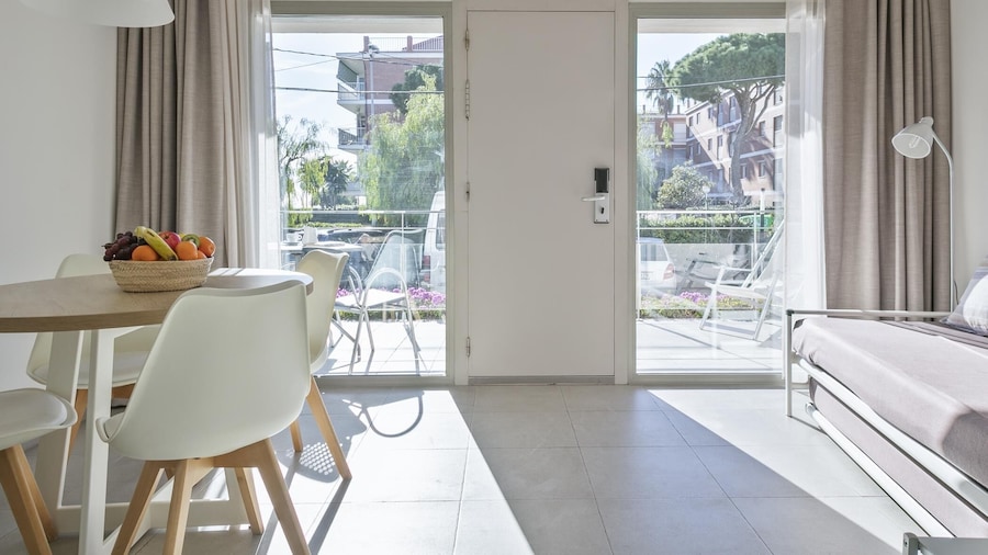Castellmar Apartments