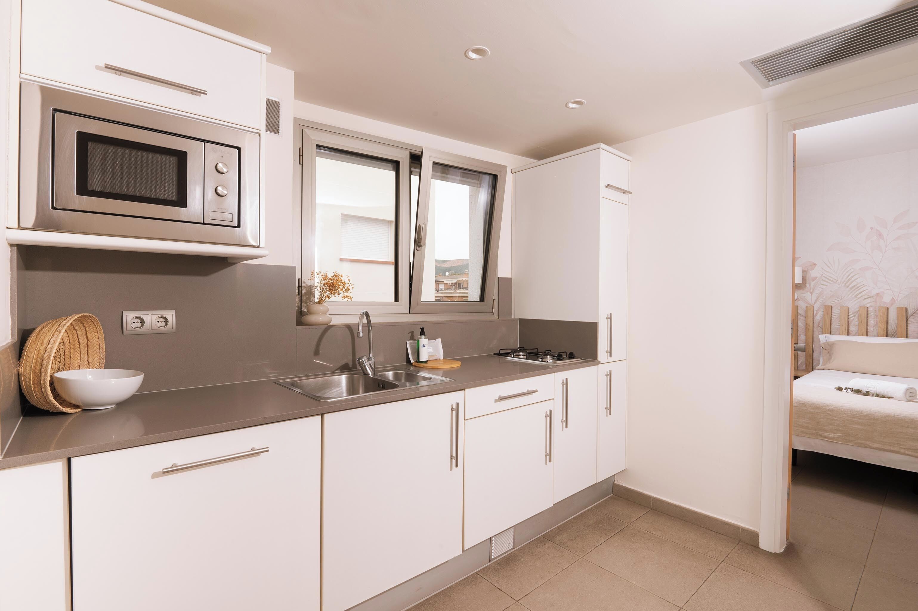 Apartamento estándar | Caja fuerte, escritorio, espacio para trabajar con un portátil