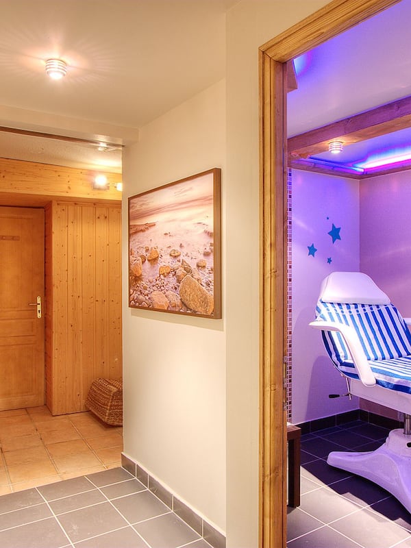 Sauna, tina de hidromasaje y tratamientos corporales