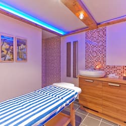 Sauna, vasca idromassaggio, trattamenti per il corpo