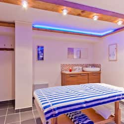 Sauna, tina de hidromasaje y tratamientos corporales