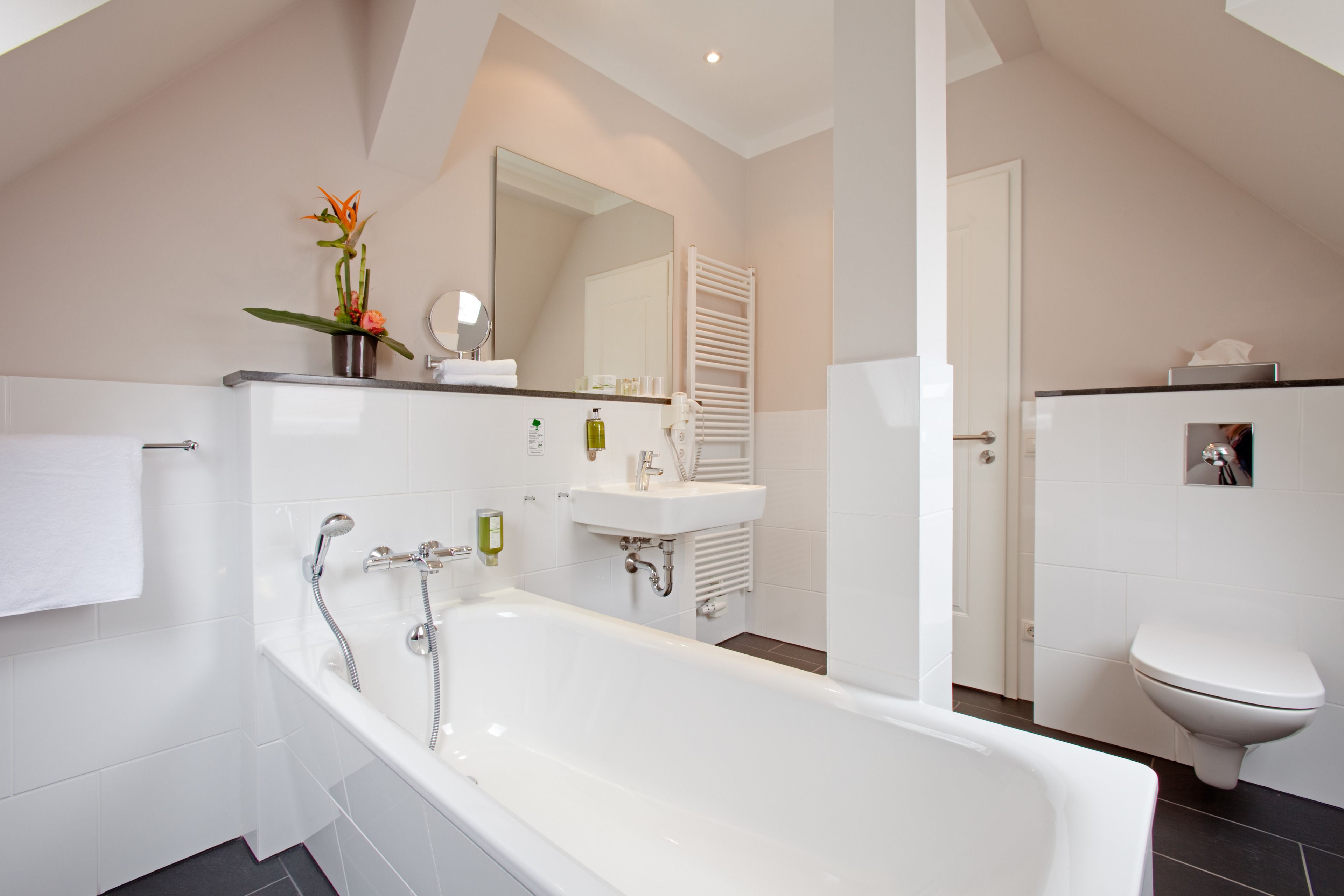 deep-soaking bathtub