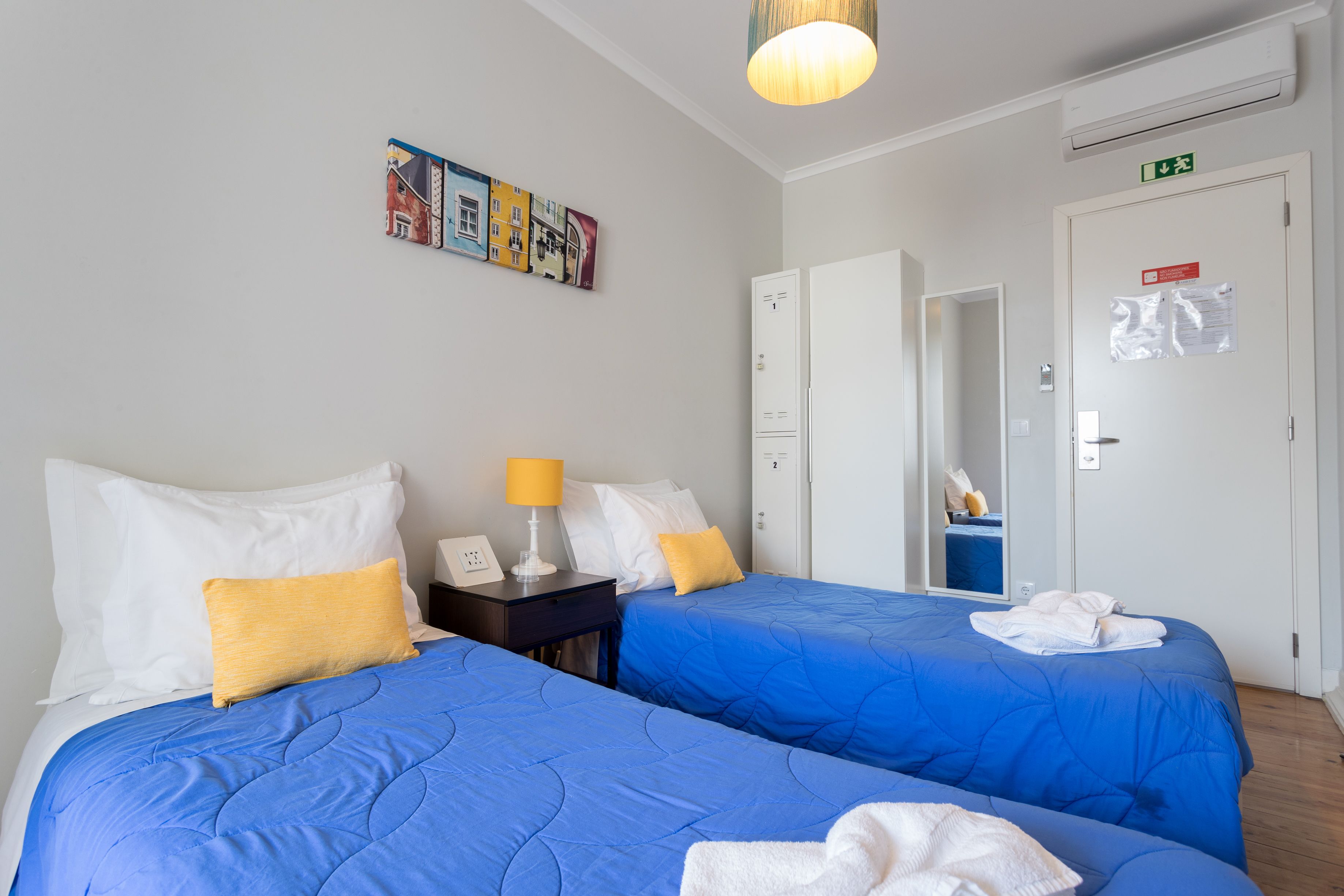 Twin Room, Shared Bathroom | Desk, free WiFi