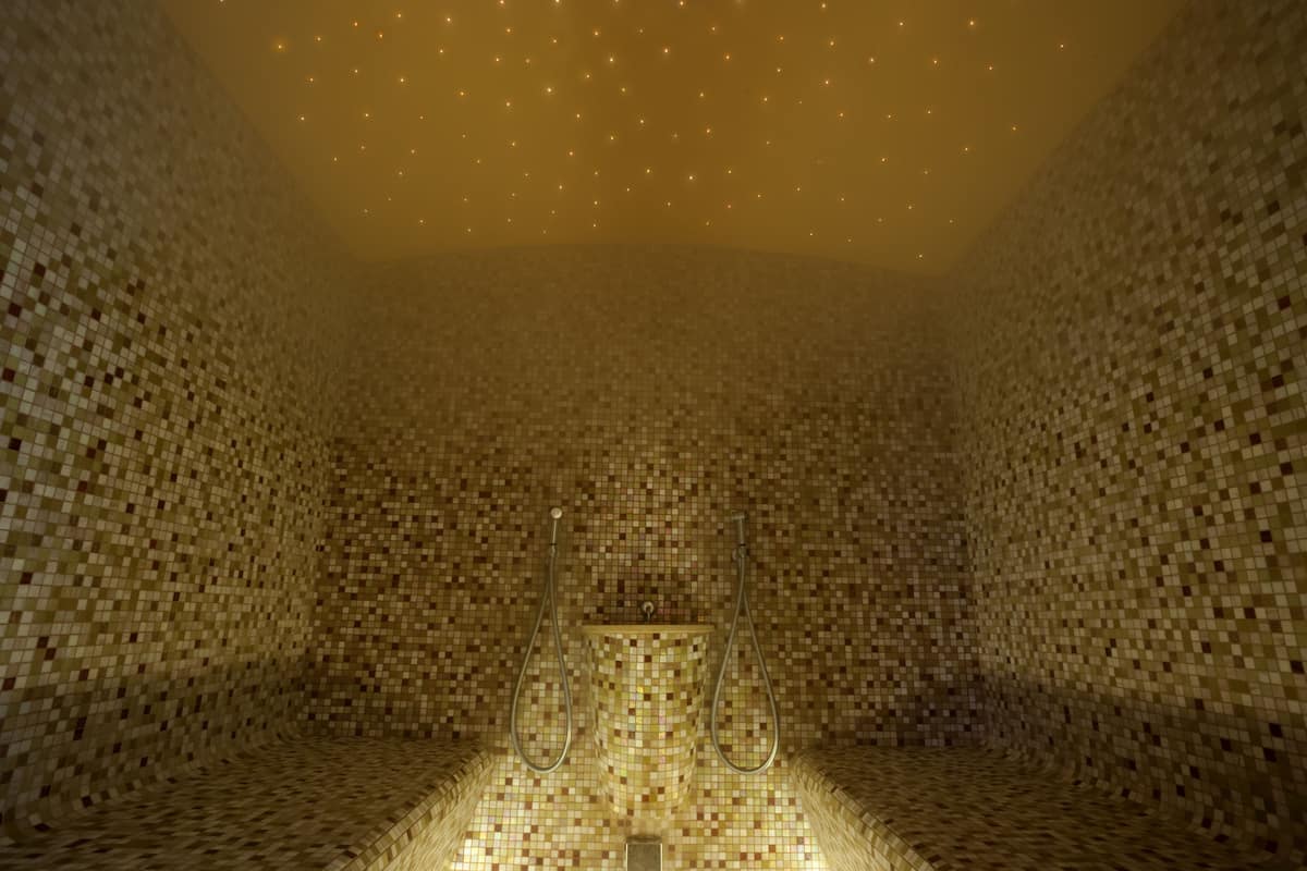 outdoor treatment area, sauna, hot tub, steam room, turkish bath/hammam