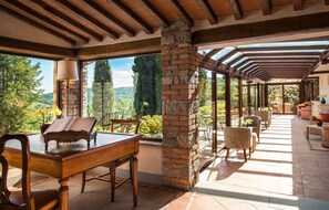 Lobby sitting area - Castello di Spaltenna- Small Luxury Hotels of the World (Gaiole in Chianti)