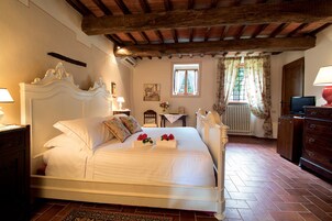 Quarto casal clássico | Frigobar, cofres nos quartos, Wi-Fi de cortesia, roupa de cama
