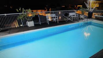 Udendørs pool, liggestole