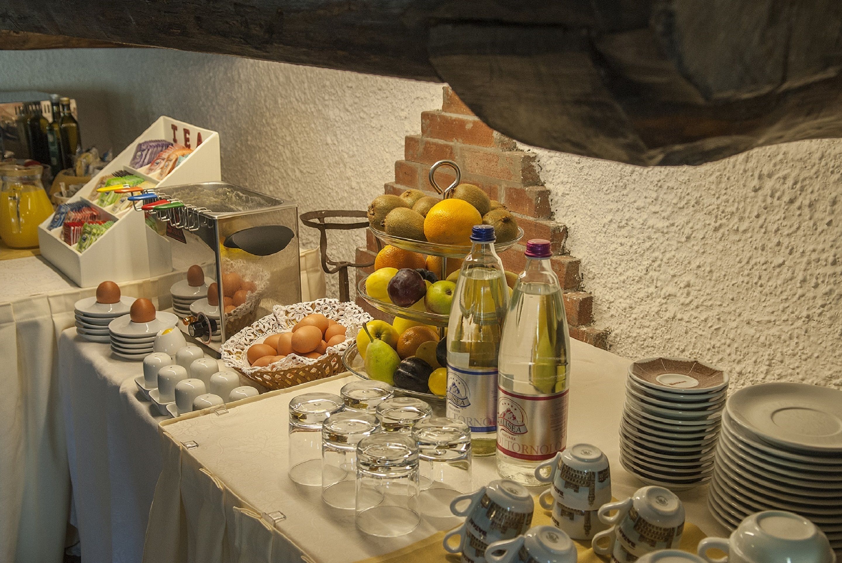 daily buffet breakfast (eur 10 per person)