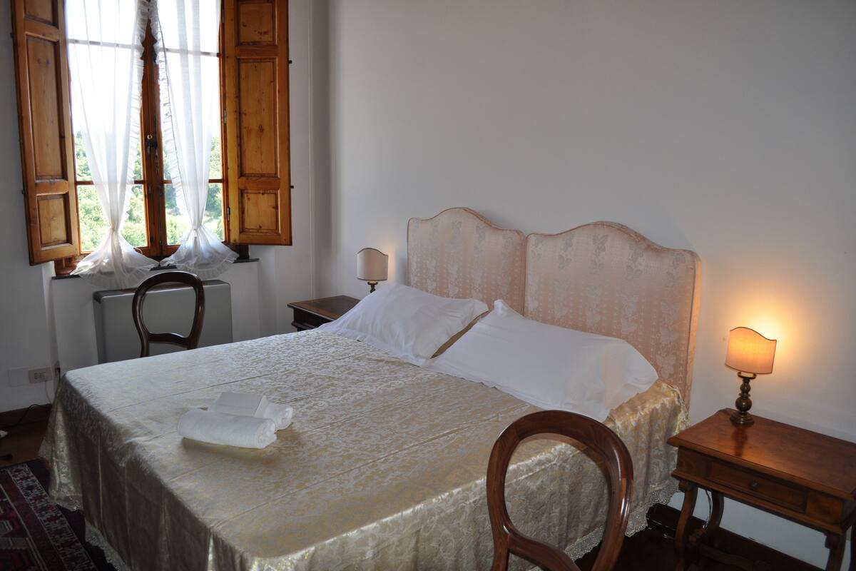 classic double room | in-room safe, individually furnished, cots/infant beds, free wifi