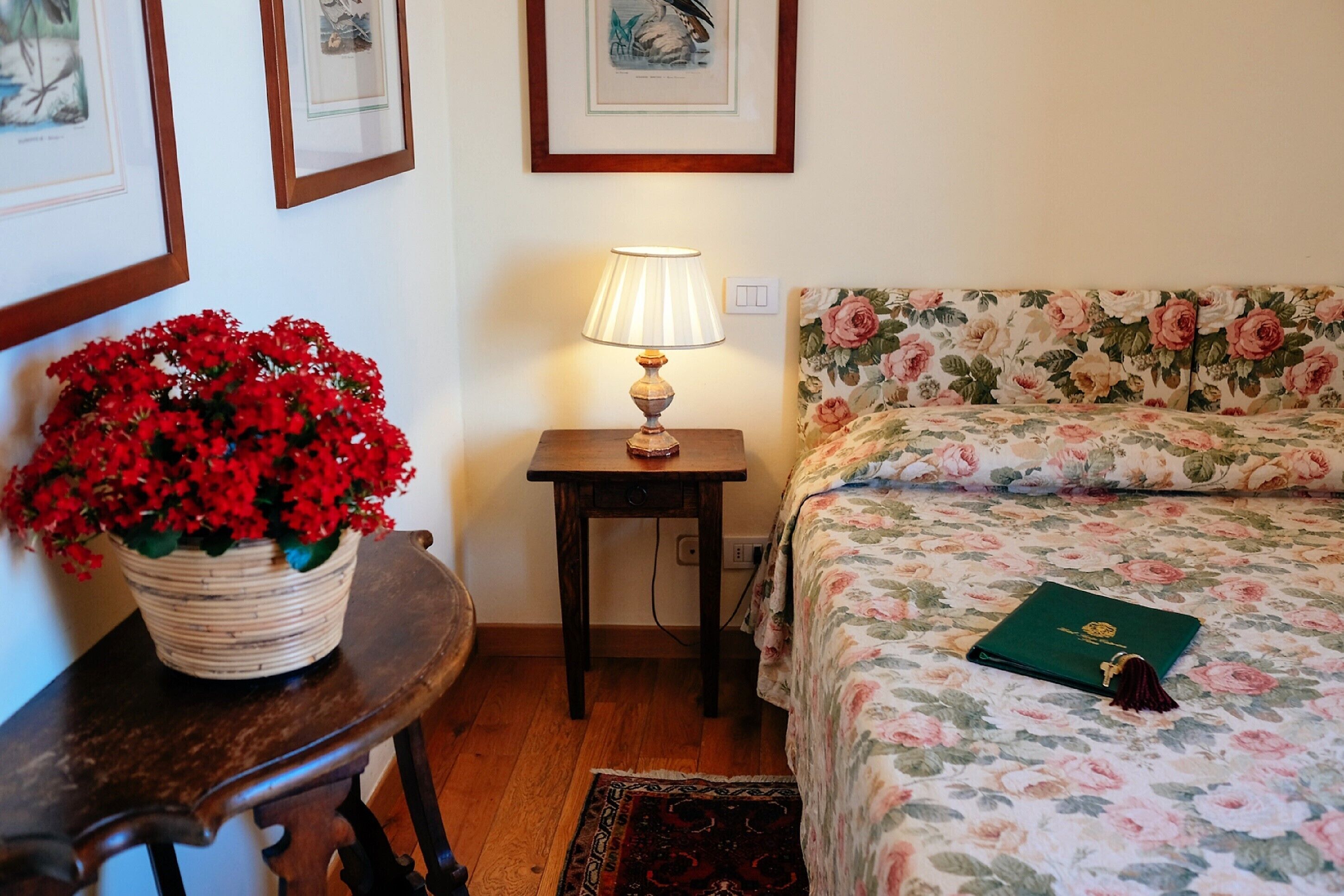 double room | minibar, in-room safe, desk, soundproofing