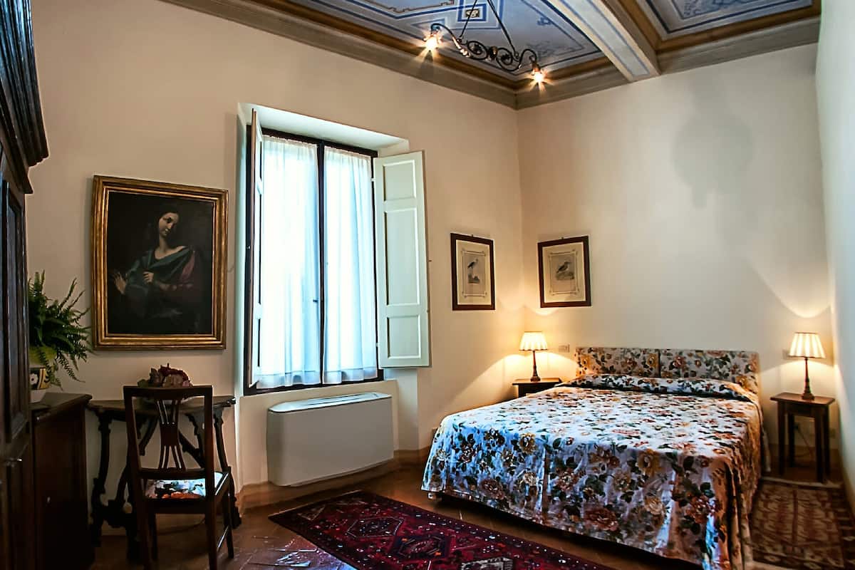 double room | minibar, in-room safe, desk, soundproofing