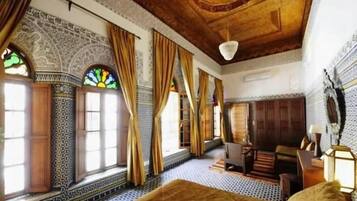 Suite (El R´Bab) | Living area | LCD TV