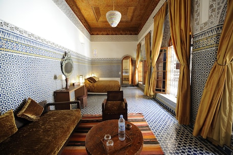 Desayuno todos los días (con cargo)